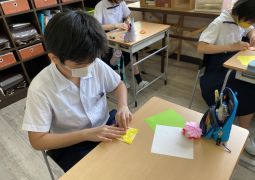 吹き抜けの掲示物をつくろう