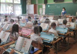 鍵盤ハーモニカ