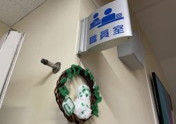 HPアップ対決…at 職員室