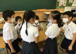 顔合わせと明日の連絡