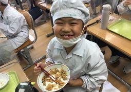 約束守って、おいしい給食