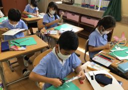 みんなでワイワイ！紙けん玉