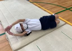 10.20.はじめてマット運動をしたよ！