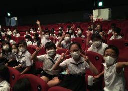 アーヤ・ツールとツルの先