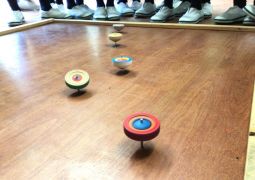 2.17.白熱！こま・けん玉大会！