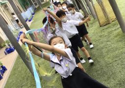 06.07. キラキラカーテン、取り付け完了！