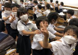 06.21.  雨でもルンルン室内遊び♪