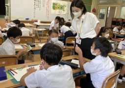 実習生がんばっています！