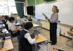 スピーカー＆バイオリン