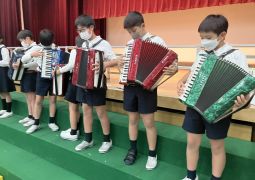 学芸会に向けて、講堂練習開始！