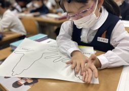 自らすすんで挨拶