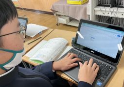 恒例のあの作品に取りかかり。。。