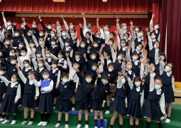 学年全体で〜学芸会の練習〜