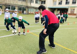 02.14. 蹴って つないで 邪魔されて