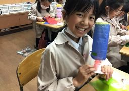 わくわくランプづくり〜図画工作科の学習〜