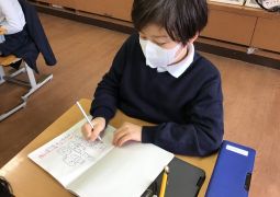 国語科の学習に一生懸命取り組んでます！