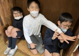 今日のHPはクイズから！