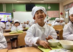 04.24. はじめての きゅうしょく いただきます！