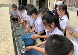 「健康」なくらしをささえている人々は？