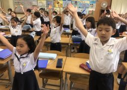 楽しく歌って、弾いて、書いて！