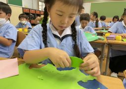 ちぎり絵であじさいづくり