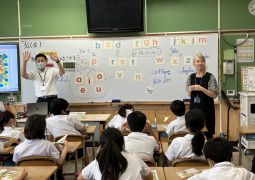 身の周りに隠れたアルファベットを探せ！！