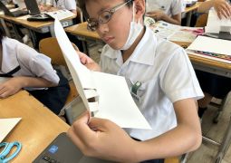 飛び出すカードを作ろう！！