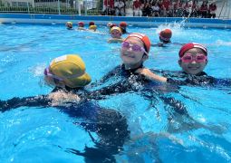 気持ちいいね♪ 楽しいね♪ プールだね！