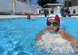 07.25. プールに給食、お掃除も。