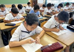 よく見て、よく見て描きました✋