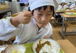 今日の給食は…