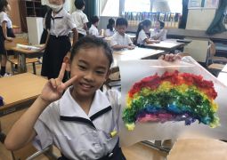 のりのり！お花紙でカラフルかざりを作ろう！