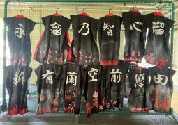 09.11.仕上げにスプレーで、ハッピの完成！