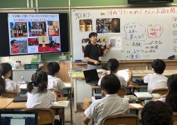 教室になんと…