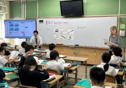 ホッチキスって英語じゃないの？