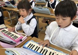 「ゆびくぐり」できるかな？