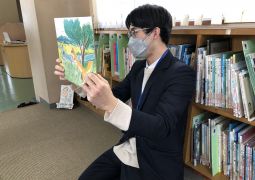 図書の時間は亀井先生！