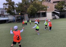 つないでつないで、タッチダウン！！