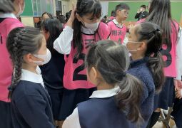 先輩の姿を見て