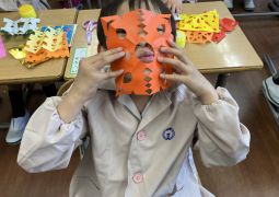 「はさみ」と「のり」で、『チョッキン　パッ』　