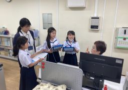 インタビューを通して