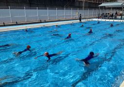 ７/１６　３分間泳