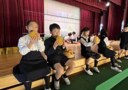 11.28. ちょっと ここらで お昼に しよう！