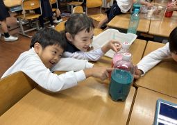 どちらのジュースがおおいかな