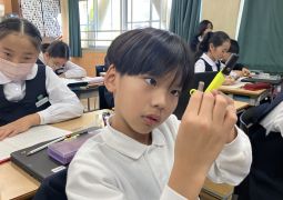 11.25.東大阪市の文房具会社の「コンパス」を調べて…