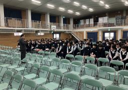 03.08. 卒業式練習始まる！