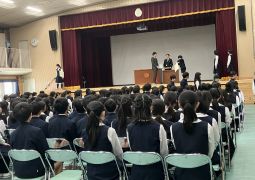 03.10. 6年生と卒業式練習