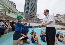 06.19 　１５１のプール開き　水をだ〜〜〜いすきに！！