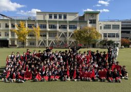 11.29 紅く、前へ