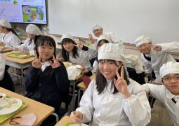 01.20    給食始まりました！！